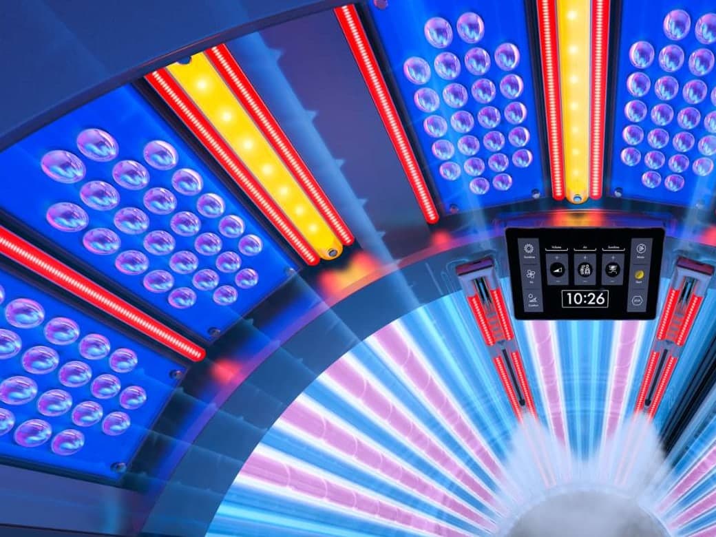 MegaSun Bugatti K9S – SunSphere-Pro-Lichttechnik im Detail: LED-Panel und Steuerdisplay im Members Club – Sonnenstudio & Solarium in Hamburg