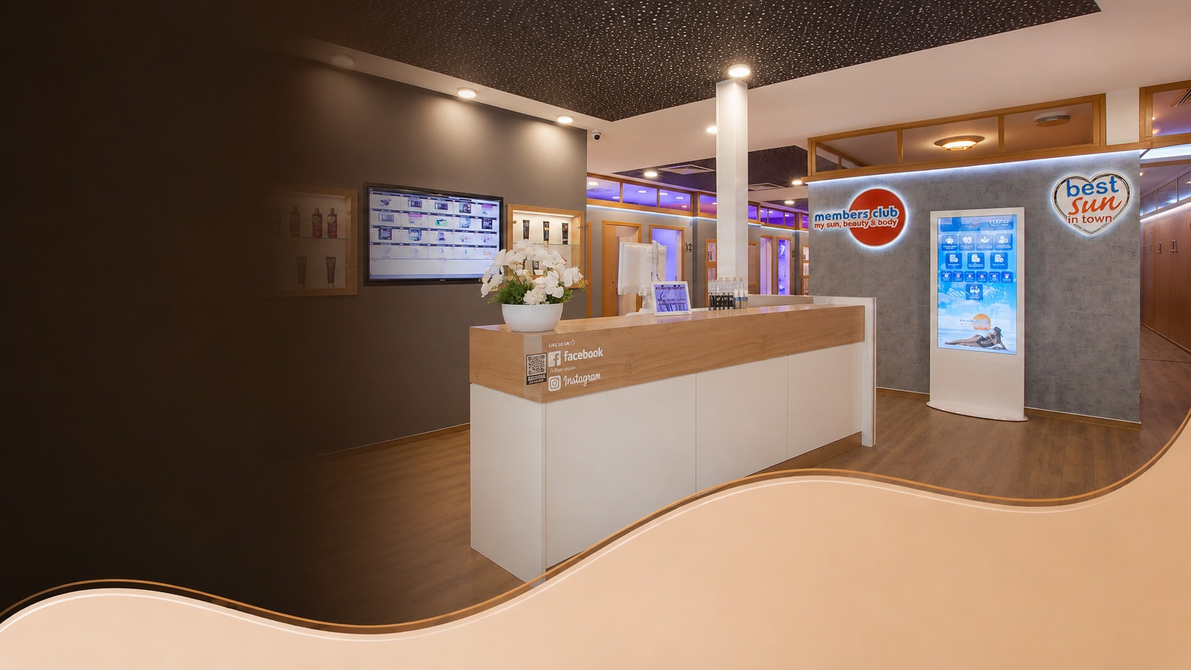 Studioansicht mit Sonnenkabinen im Members Club – Sonnenstudio & Solarium in Hamburg Studioansicht mit Sonnenkabinen im Members Club – Sonnenstudio & Solarium in Hamburg