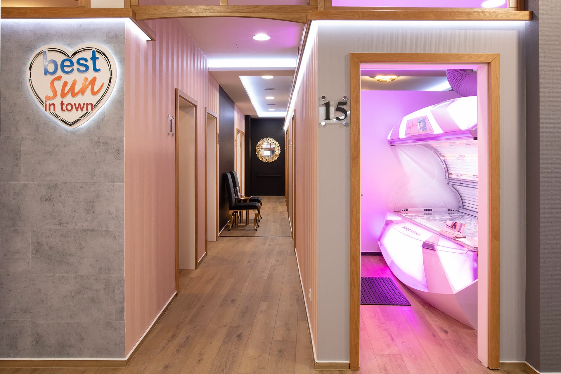 Innenansicht des Studios Billstedt im Members Club – Sonnenstudio & Solarium in Hamburg Innenansicht des Studios Billstedt im Members Club – Sonnenstudio & Solarium in Hamburg